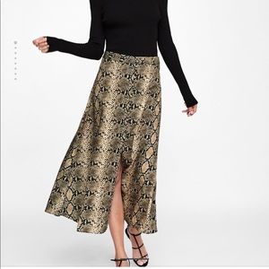 ZARA!! Snake Skirt